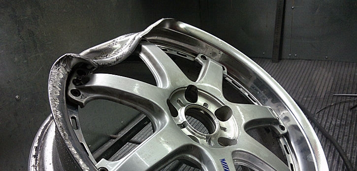 Правка дисков в Шинном бюро Шлепакова