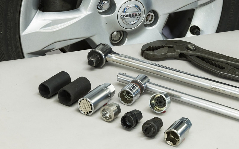 Снятие секреток в Шинном бюро Шлепакова